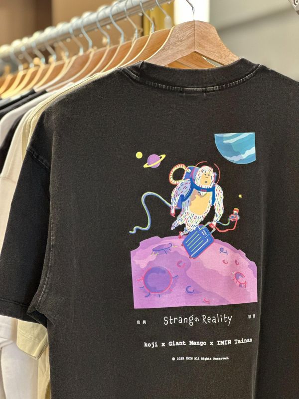 | koji - Strange Reality | 輕水洗短袖T-shirt/ 共兩款 