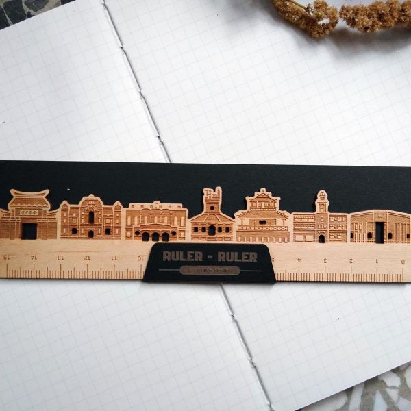 | 原印限定款 | 木製咫尺Ruler Ruler/共2款 尺,文具,木製品,雷射雕刻,UV印刷,咫尺,15cm尺,短尺,生日禮物,聖誕禮物,祝賀禮物,結婚禮物,節慶禮物,交換禮物,伴手禮,禮贈品,紀念品,情人節,母親節,父親節,兒童節,台南,台灣,文創,原印臺南,寵物,狗