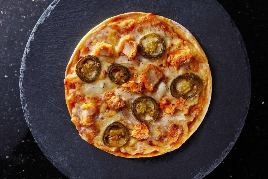 【曼曼啃PIZZA】12入組：瑪格麗特x2、經典夏威夷x2、德式慕尼黑香腸x2、火焰辣雞、明太子起司、明太子麻糬、南瓜起司、紅豆貓熊麻糬 、曼曼起司 