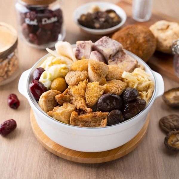 【蘭揚食品】健康養生素中式湯品(8件組)_養生素佛跳牆380gX2件+麻油堅果猴頭菇300gX2件+上品蕈菇養生湯 300gX2件+天府椒香牛若湯300gX2件 (素食) 