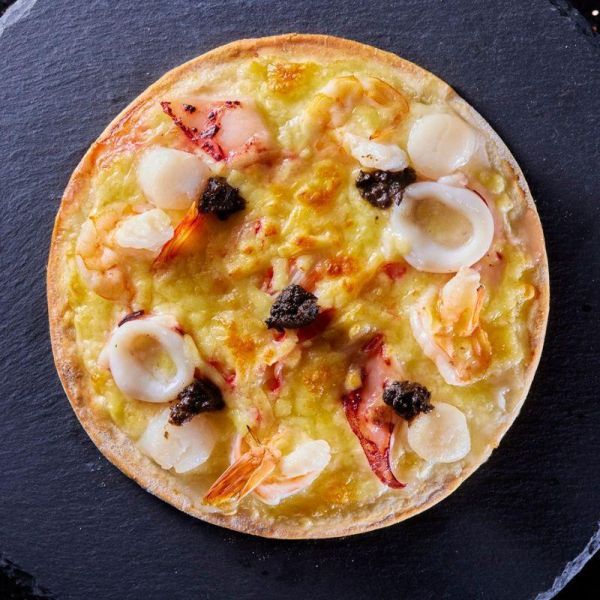 【曼曼啃PIZZA】海洋珍饌五入組：曼曼海鮮、青醬海鮮、松露白醬海鮮 任選五個 