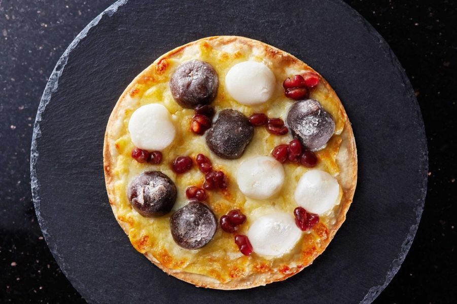 【曼曼啃PIZZA】12入組：瑪格麗特x2、經典夏威夷x2、德式慕尼黑香腸x2、火焰辣雞、明太子起司、明太子麻糬、南瓜起司、紅豆貓熊麻糬 、曼曼起司 