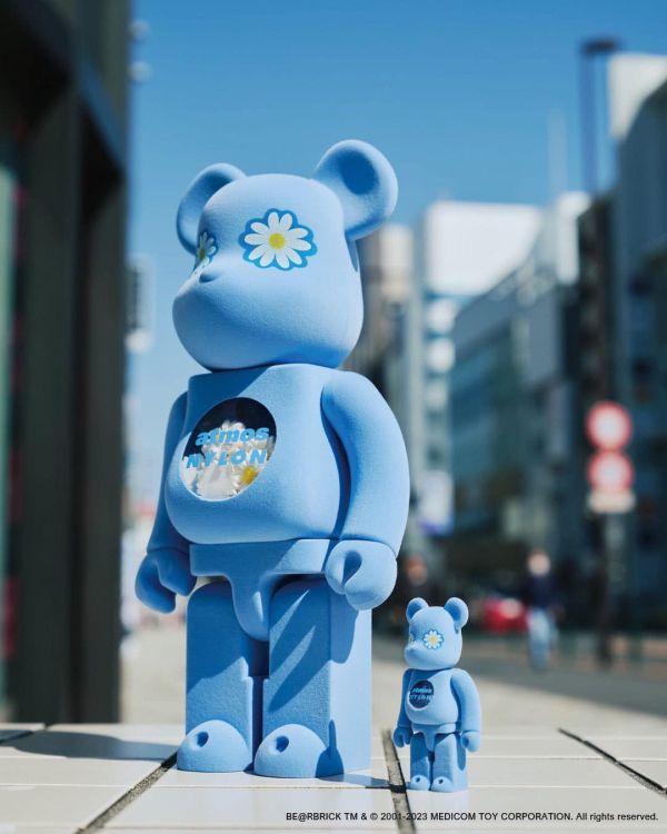 【預購】庫柏力克熊 BE@RBRICK atmos × NYLON JAPAN TYPE-2 天空藍 100％ & 400％ 