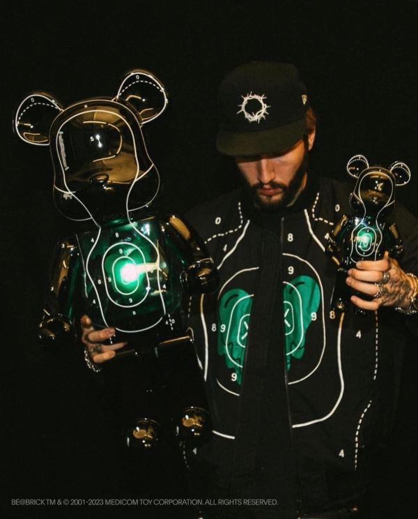 【預購】庫柏力克熊 BE@RBRICK NEIGHBORHOOD x EMOTIONALLY UNAVAILABLE 發光愛心100％ & 400％ 