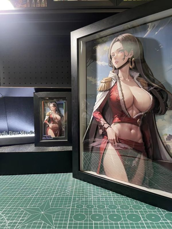 Black Box Studio 黑盒工作室 桌面超迷你立體相框 波雅漢庫克 女帝 