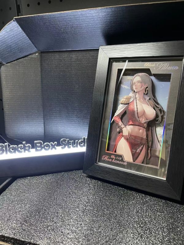Black Box Studio 黑盒工作室 桌面超迷你立體相框 波雅漢庫克 女帝 