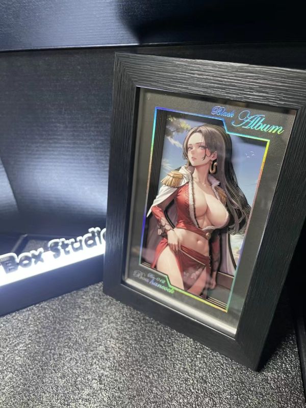 Black Box Studio 黑盒工作室 桌面超迷你立體相框 波雅漢庫克 女帝 
