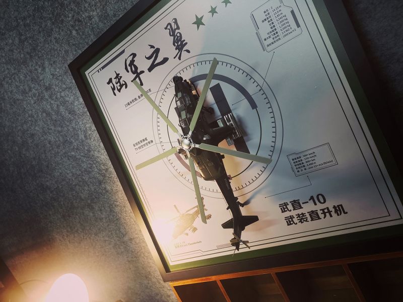 千鳥社 《武直十》武裝直升機模型裝裱國之重器限量裝飾畫 