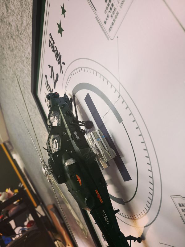 千鳥社 《武直十》武裝直升機模型裝裱國之重器限量裝飾畫 