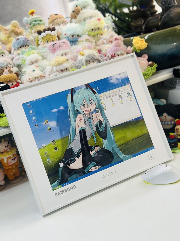 千鳥社 《初音顯示器》初音未來公主殿下復古桌寵擺臺裝飾畫 