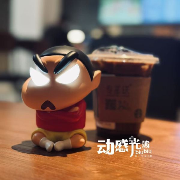 動感光波工作室 暴怒小新（眼睛可發光） 