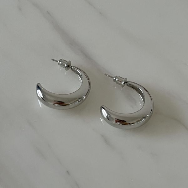 Half Moon Earrings 半月銀河 