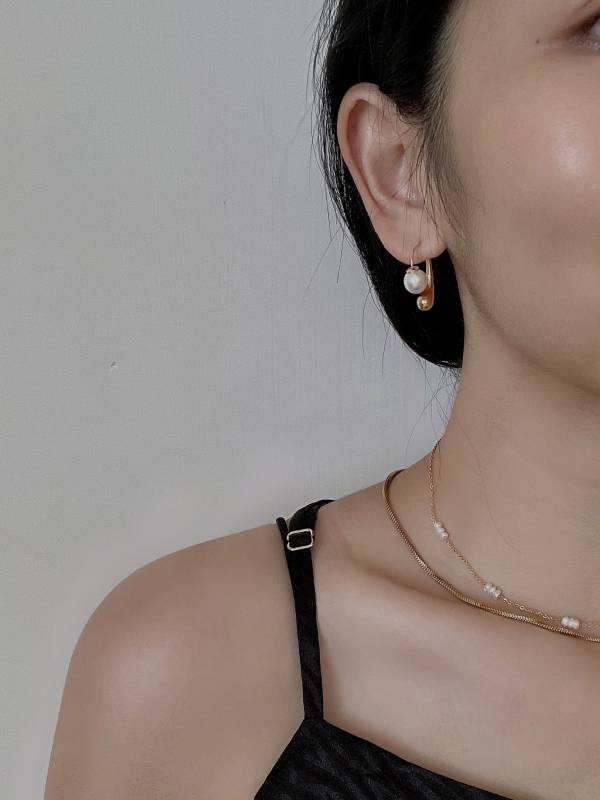 Agnes Pearl Earrings 水滴珍珠 