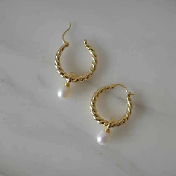 Lysa Pearl Earrings 麻花珍珠 