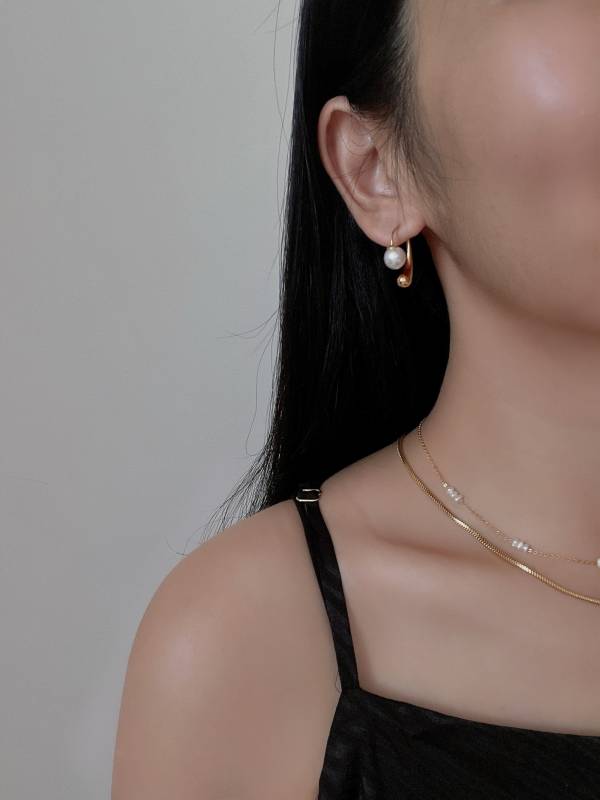 Agnes Pearl Earrings 水滴珍珠 