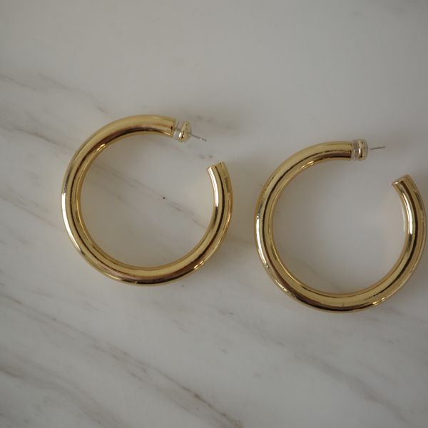 Statement Hoop Earrings 冬日大圈圈 