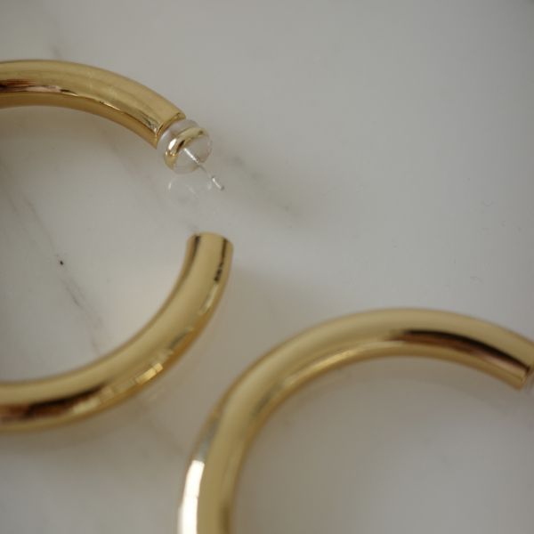 Statement Hoop Earrings 冬日大圈圈 