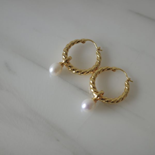 Lysa Pearl Earrings 麻花珍珠 