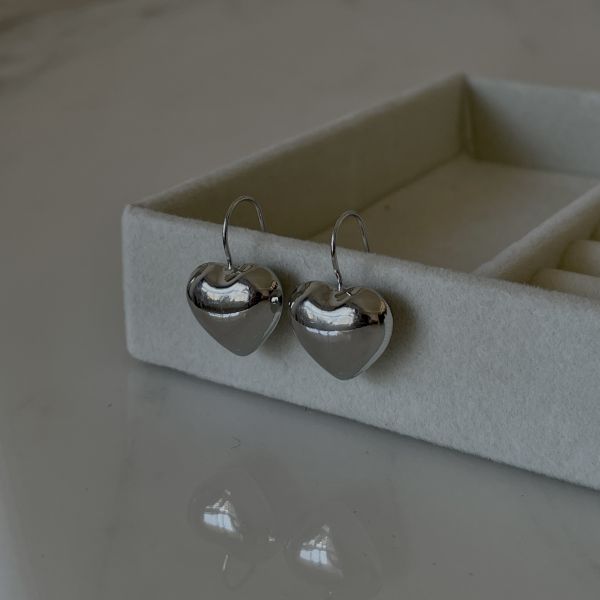 Silver Huggies Earrings 銀河愛心 