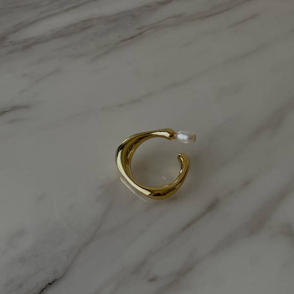 Asymmetric Pearl Ring 水滴珍珠 