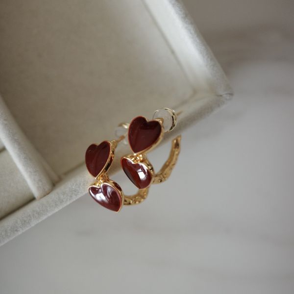 Velvet Heart Earrings 紅心圈圈 