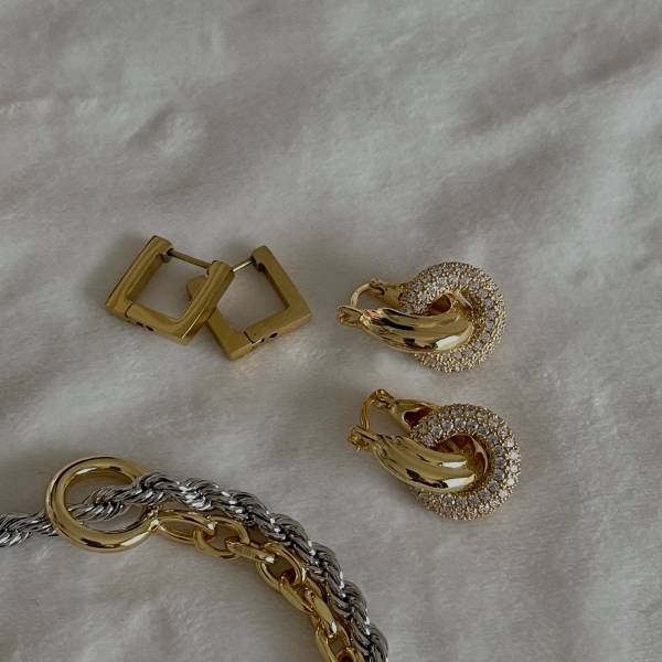 Twin Sparkle Hoop Earrings 閃鑽疊圈 