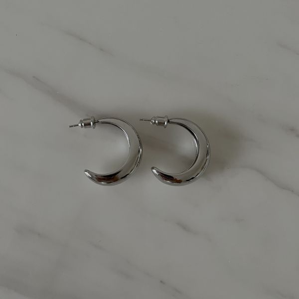 Half Moon Earrings 半月銀河 