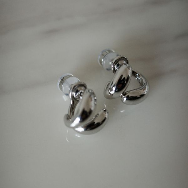 Teddy Twirled Earrings 扭結圈圈 