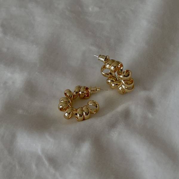 Curling Earrings 金線圈圈 