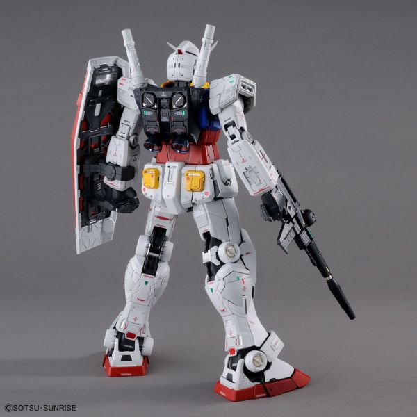 PG UNLEASHED 1/60 RX-78-2 PG UNLEASHED 1/60 RX-78-2