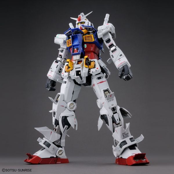PG UNLEASHED 1/60 RX-78-2 PG UNLEASHED 1/60 RX-78-2