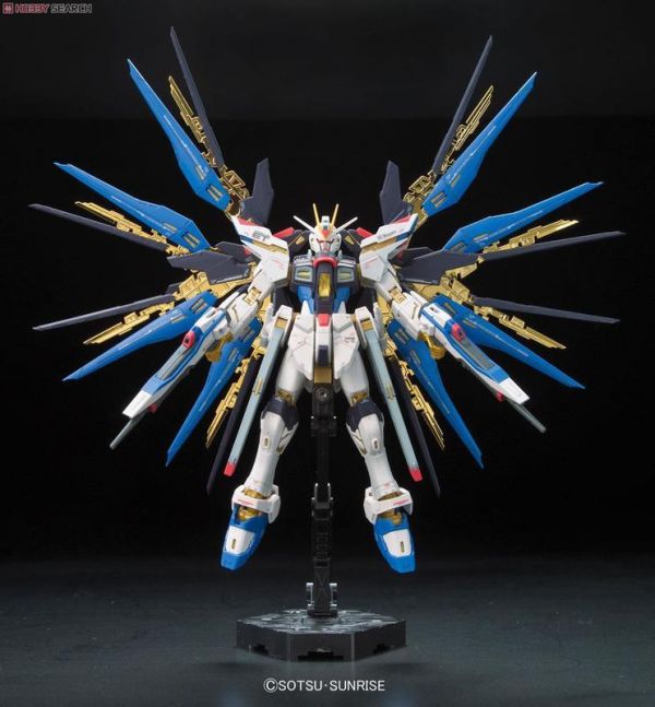 BANDAI RG 1/144 STRIKE FREEDOM GUNDAM 攻擊自由鋼彈 BANDAI RG 1/144 STRIKE FREEDOM GUNDAM 攻擊自由鋼彈