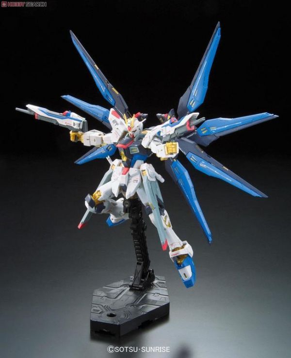 BANDAI RG 1/144 STRIKE FREEDOM GUNDAM 攻擊自由鋼彈 BANDAI RG 1/144 STRIKE FREEDOM GUNDAM 攻擊自由鋼彈