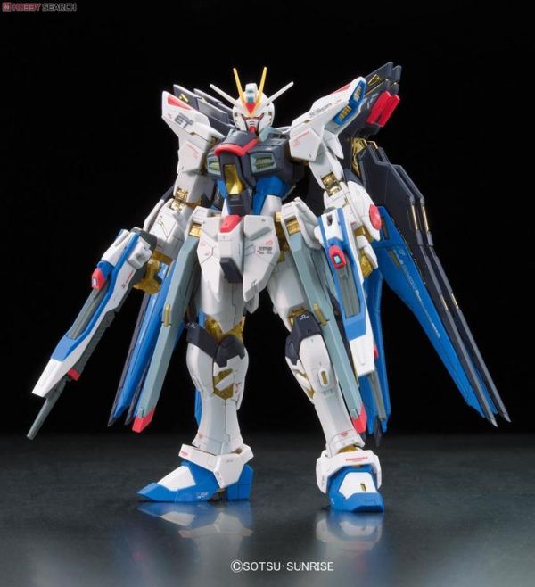 BANDAI RG 1/144 STRIKE FREEDOM GUNDAM 攻擊自由鋼彈 BANDAI RG 1/144 STRIKE FREEDOM GUNDAM 攻擊自由鋼彈