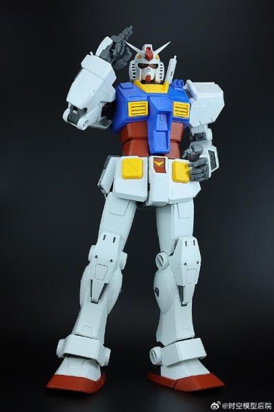 預購9月 方大競 1/35 初代鋼彈 元祖 特大頭像胸像比例 LED燈發光 組裝模型 再販 