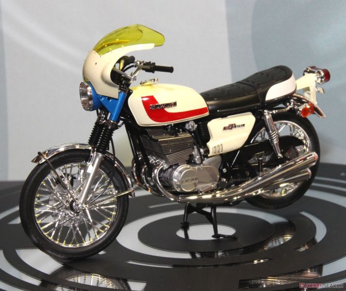 長谷川 HASEGAWA 1/12 機車模型 假面騎士 本鄉猛的機車 鈴木GT380 B 組裝模型 