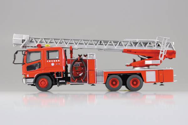 AOSHIMA 1/72 消防 雲梯車 (大津市消防局) AOSHIMA 1/72 化學 消防水車 (大阪消防局C6)
