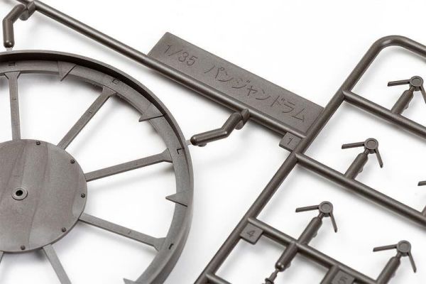 預購6月 StudioSYUTO 組裝模型 1/35 英國奇特兵器 潘加朱姆 火箭車 