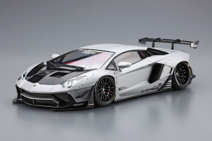 青島 1/24 LB #19 藍寶堅尼Aventador 限量版1 