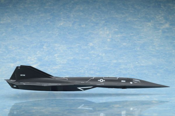 Bell Fine 捍衛戰士 獨行俠 暗星 1/72 組裝 