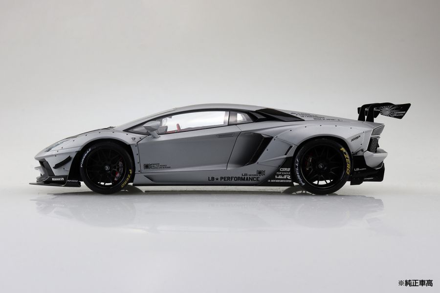 青島 1/24 LB #19 藍寶堅尼Aventador 限量版1 