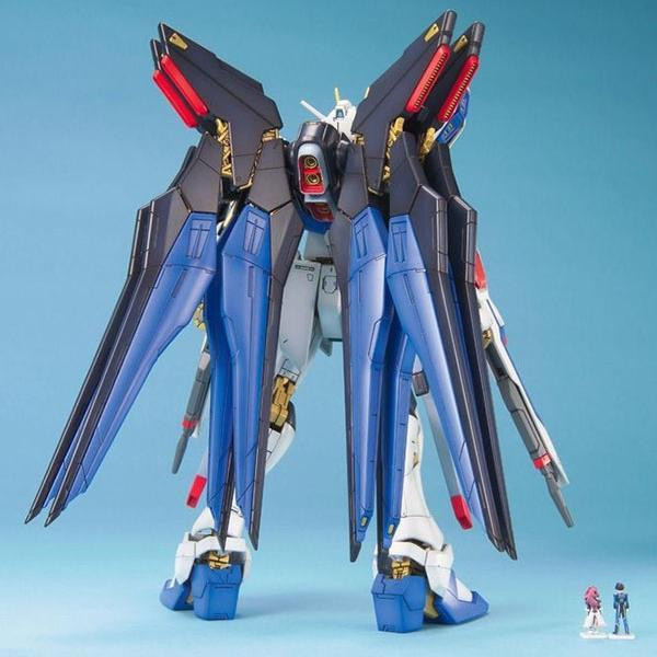 萬代 BANDAI 1/100 MG 攻擊自由鋼彈 