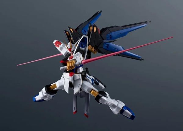 預購12月 萬代 GUNDAM UNIVERSE 攻擊自由鋼彈 RENEWAL 