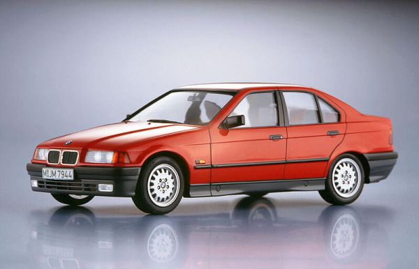 預購4月 長谷川 1/24 BMW 320i 四門房車 再販 