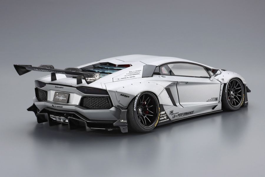 青島 1/24 LB #19 藍寶堅尼Aventador 限量版1 