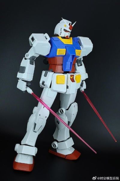 預購9月 方大競 1/35 初代鋼彈 元祖 特大頭像胸像比例 LED燈發光 組裝模型 再販 