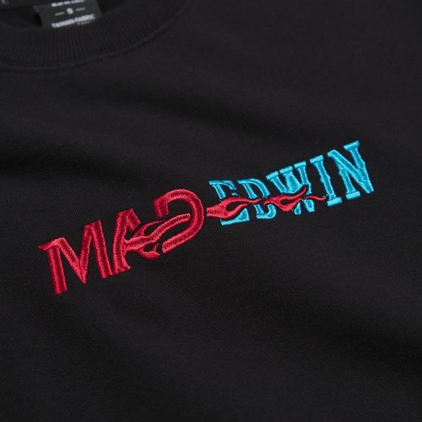 預購Q4 EDWIN x MADWORKS狂熱烈火文字刺繡電馭寬版長袖T-黑 