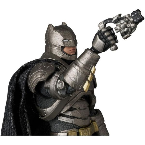 預購8月 Medicom Toy MAFEX 裝甲蝙蝠俠 ver.1.5(可動) 