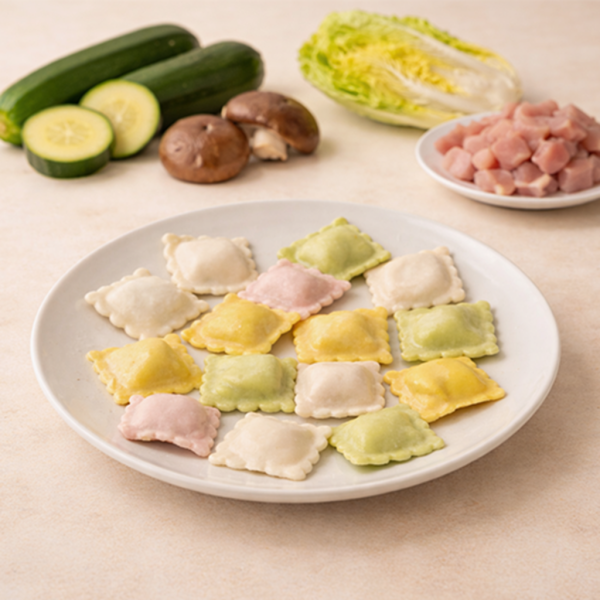 餅乾水餃-櫛瓜花菇娃娃菜鮮肉｜無調味｜10M+ 餅乾水餃、寶寶水餃推薦、無鹽副食品、少油健康餐、嬰幼兒水餃、天然蔬果上色、彩色水餃、可愛造型水餃、親子共食、水餃副食品、營養均衡水餃、挑食寶寶救星、兒童餐推薦、冷凍健康食品、無添加色素水餃