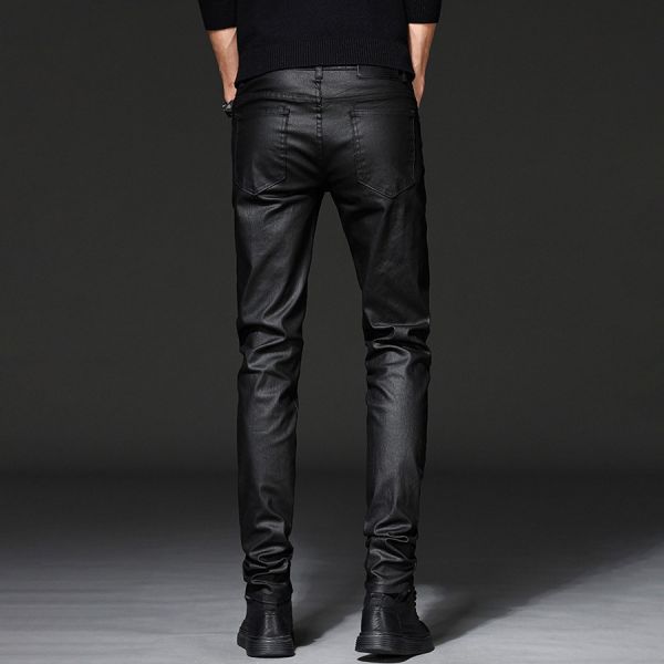 曜痕彈力修身亮面牛仔長褲 - 1配色 幕峰MuFeng,亮面牛仔褲,塗層牛仔長褲,彈力修身褲款,男士小腳牛仔,修身長褲男,休閒百搭褲,潮流男裝,顯腿長褲型,日常穿搭褲